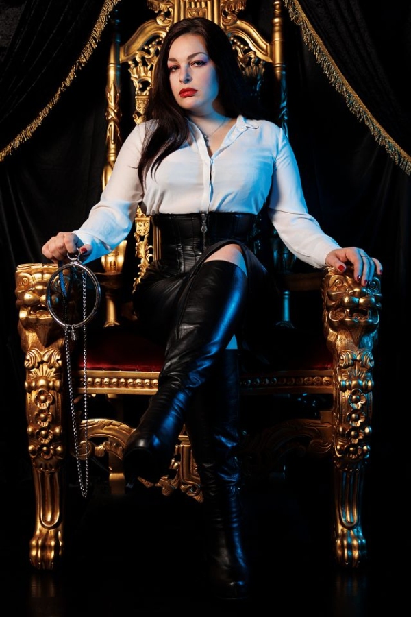 Madame Eva-Liliel Black